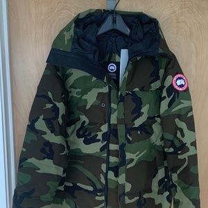 NWT Canada Goose Macmillan Parka Camo Small ($895)